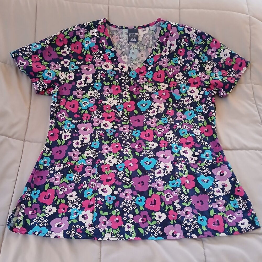 Zoe+Chloe woman's scrub top (size medium)